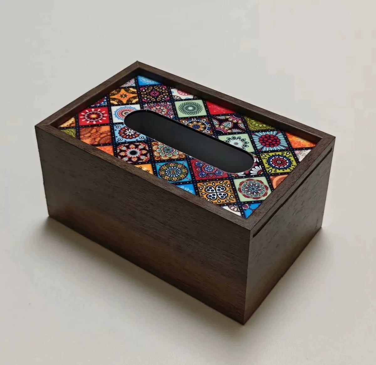 Boîte à mouchoirs 23 x 13 x 9 cm en bois marron à couvercle décoratif