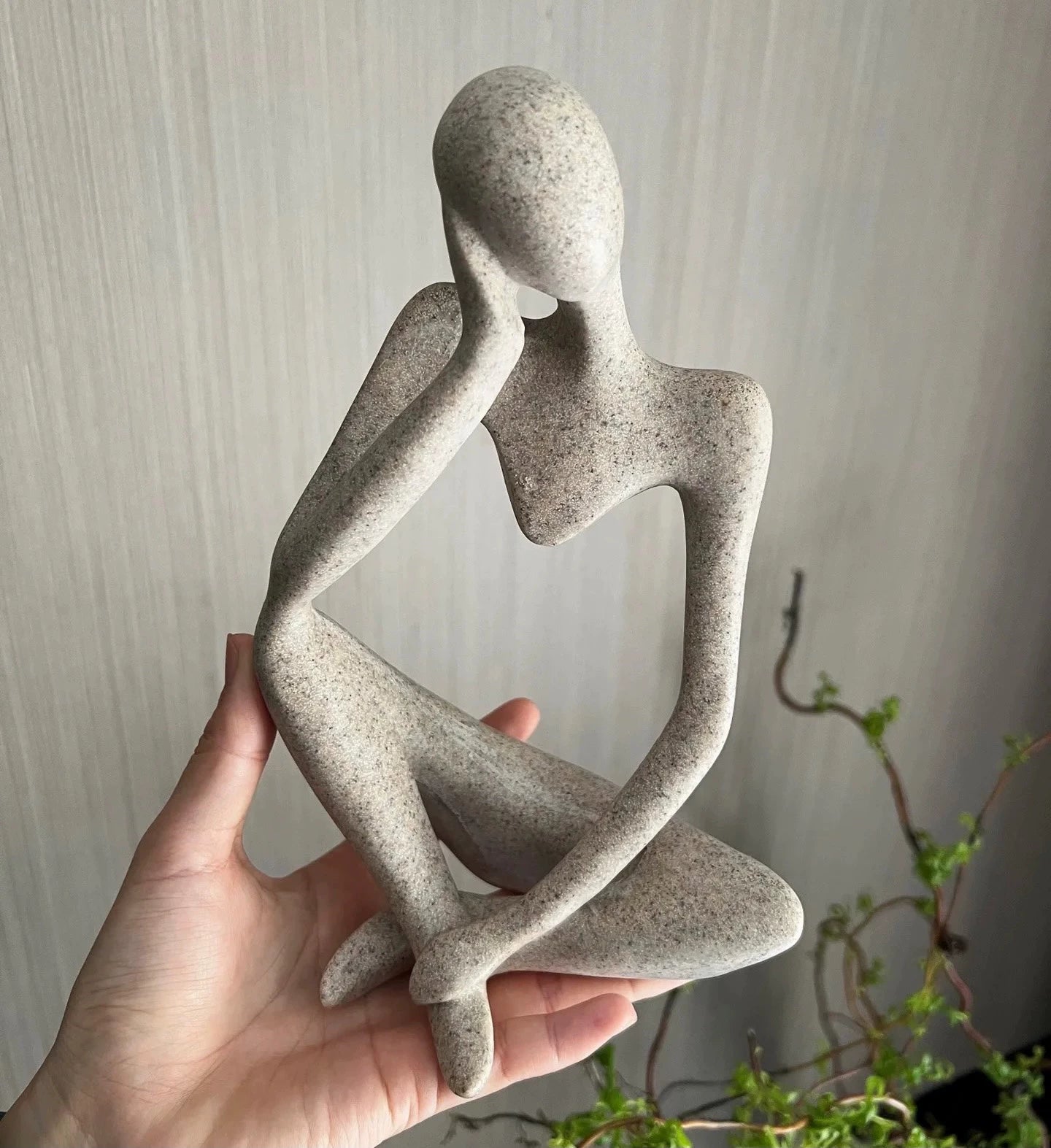 Sculpture décorative 18 x 10 x 30 cm aspect pierre grise style abstrait